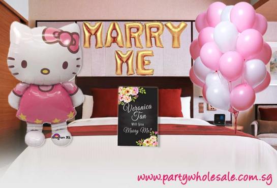 Hello Kitty Marry Me Proposal Ideas in Hotel Room
